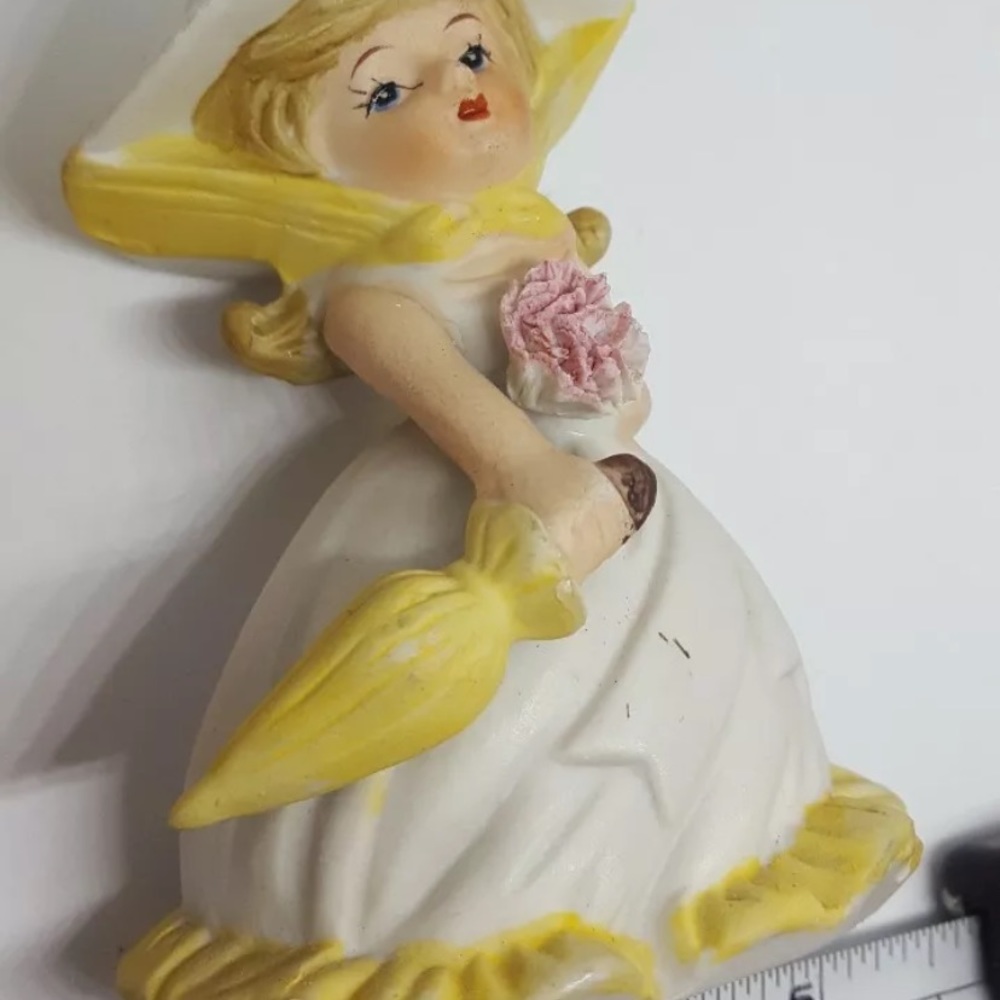 PAIR OF CERAMIC FIGURINES BOY AND GIRL 1 chipped - Picture 12 of 13
